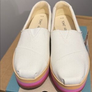 TOMS Women's Cream Canvas Flats with Multicolor Sole
